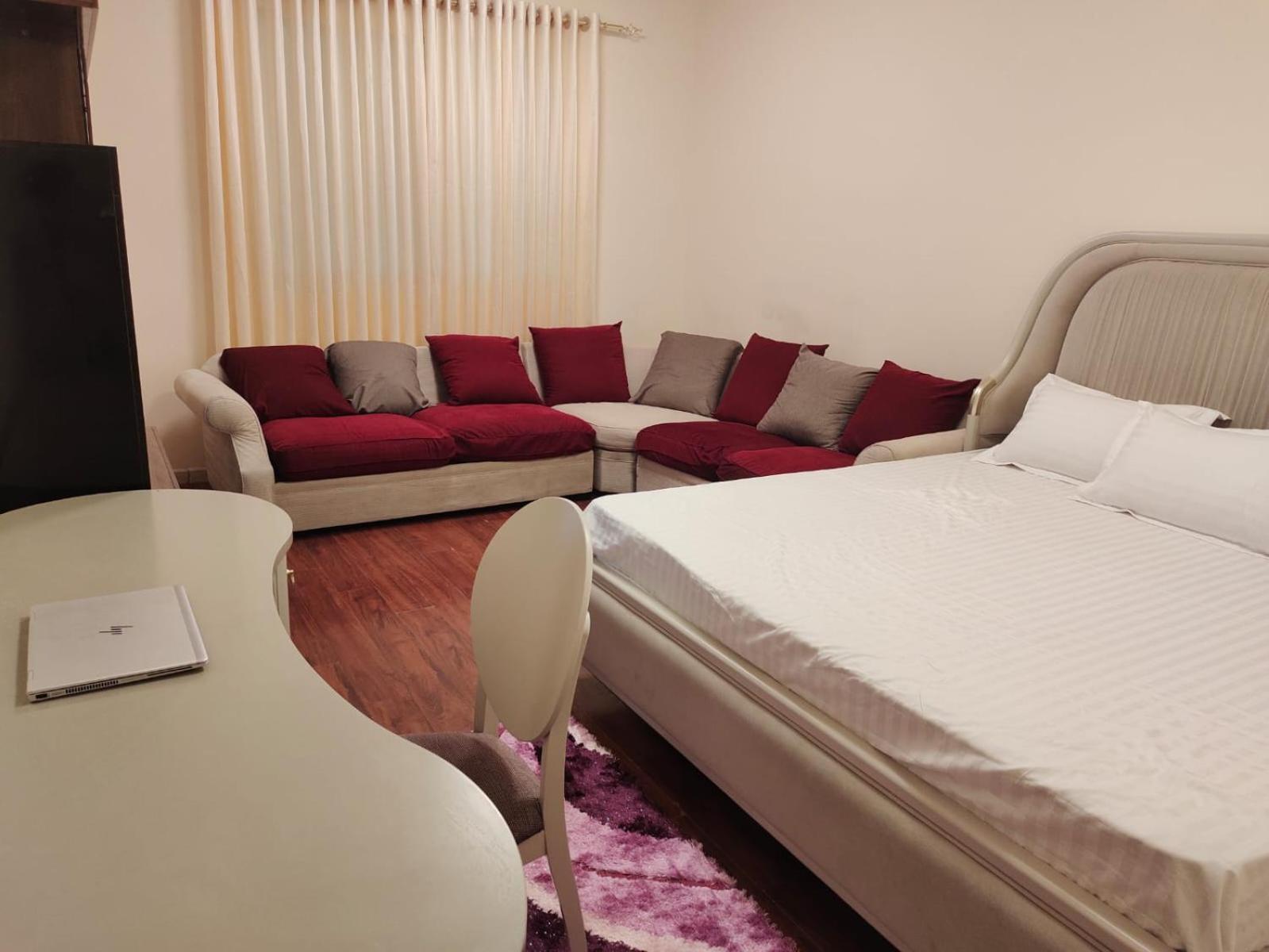 שארג'ה Arnim Suite - 3 Bedrooms Apartment מראה חיצוני תמונה