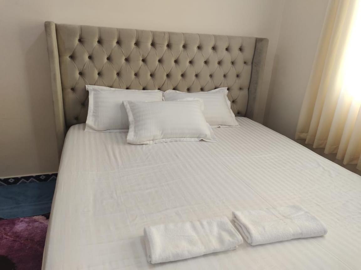 שארג'ה Arnim Suite - 3 Bedrooms Apartment מראה חיצוני תמונה